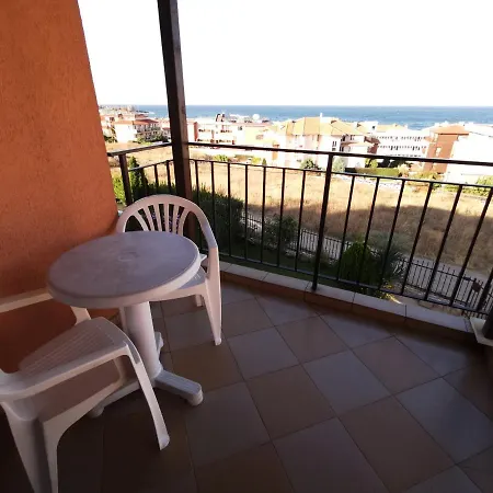 Iztok 4*