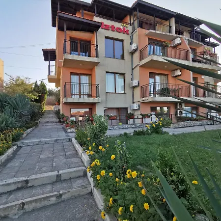 Iztok Guest house